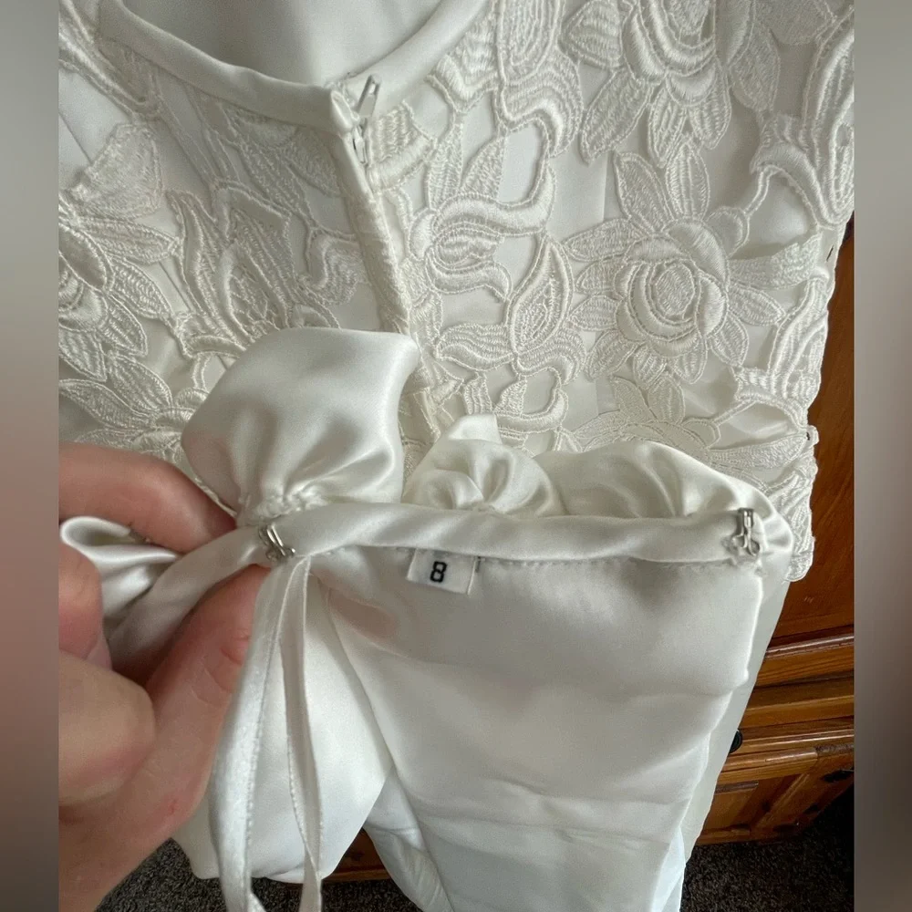 Mon Cheri Wedding Dress,Vintage Circa 1990s,Floral Lace,Sheath,Size 8,Sleeveless